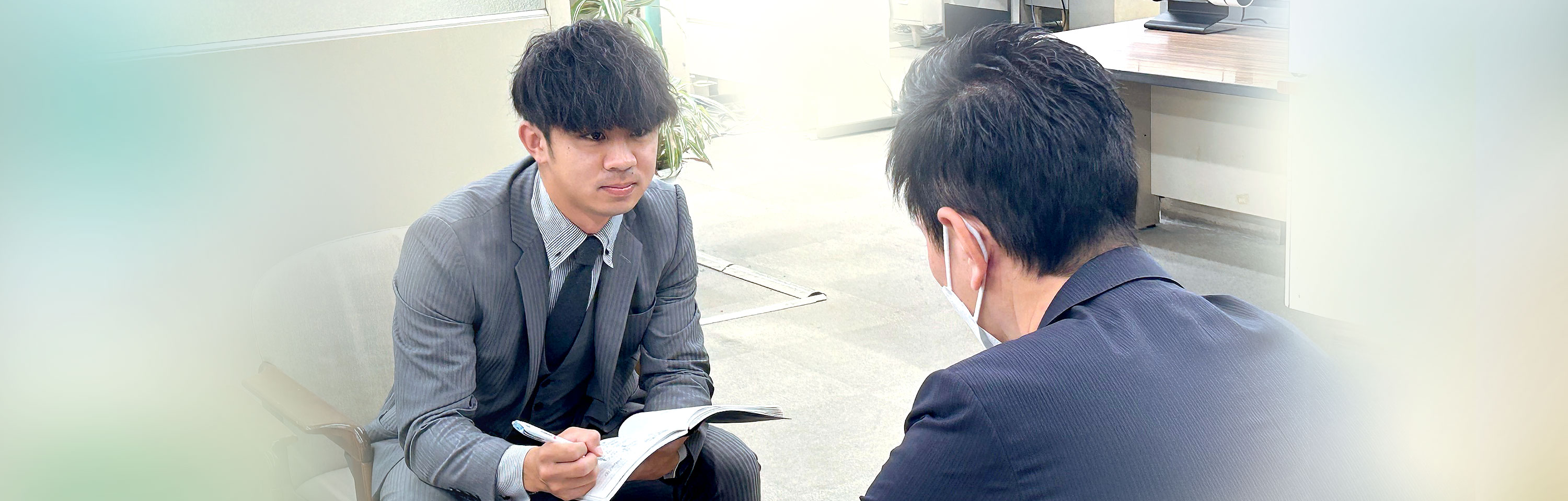 社員K.N 背景イメージ